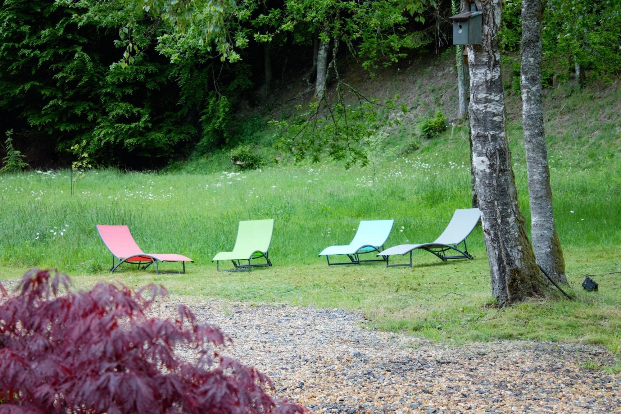 Hotel Les Chenes à Saint-Léger-la Montagne Extérieur photo