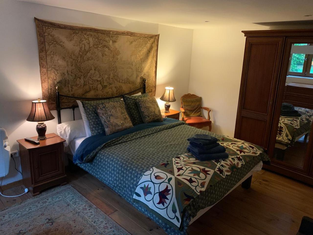 Hotel Les Chenes à Saint-Léger-la Montagne Extérieur photo