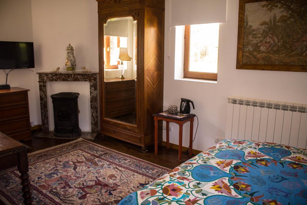 Hotel Les Chenes à Saint-Léger-la Montagne Extérieur photo